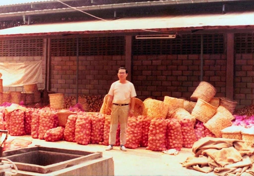 Onions at an agricultural wholesale market